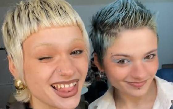 Bliźniaczki odnalazły się dzięki TikTokowi. W tle dramatyczna historia z dnia porodu 