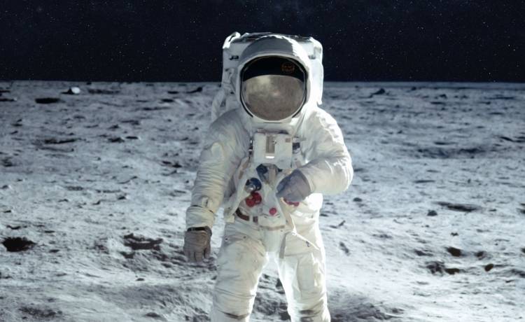 Leżała nietknięta przez 50 lat. Zespół NASA otworzył "puszkę Pandory" z Księżyca [FOTO] 
