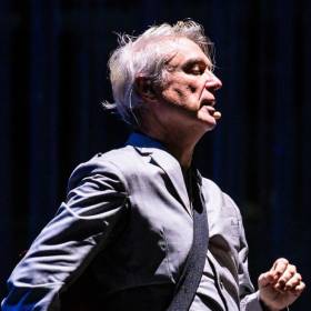 David Byrne i mroczne kulisy Talking Heads. To dlatego zespół się rozpadł?