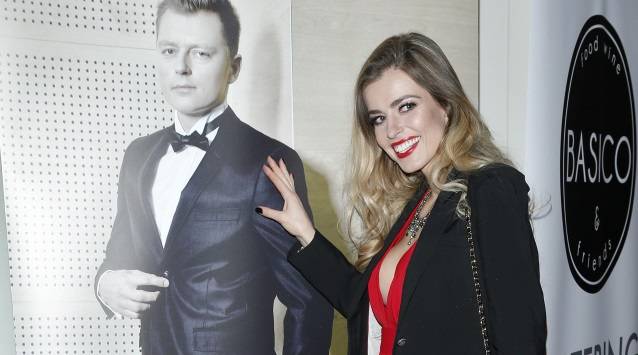 Była dziewczyna Rafała Brzozowskiego niemal nago. Kim jest Anna Tarnowska?
