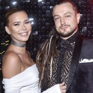 Sandra Kubicka i Aleksander Milwiw-Baron dzielą się swoją radością. To wyjątkowy dzień! [NAGRANIE]