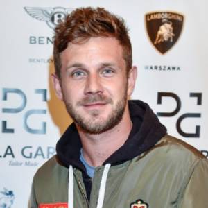 Antoni Królikowski bez koszulki. Pochwalił się patriotycznymi tatuażami. "Jaki ty hot jesteś"