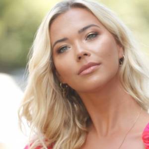 Sandra Kubicka rozgrzewa internautów najnowszymi fotografiami. "Niewiarygodnie piękna" - komentują fani