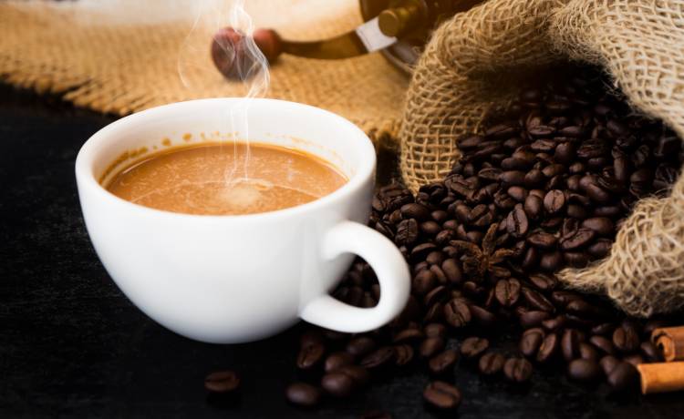 Nigdy nie pij tak kawy! Możesz narazić się na poważne problemy zdrowotne