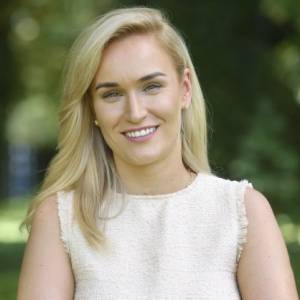 Kamila z programu: "Rolnik szuka żony" w jasnej sukience. Tak odsłoniła ciało na weselu! [ZDJĘCIE]