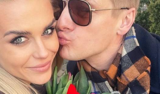 Żona Marcina Mroczka z dekoltem do pasa. Ten strój kąpielowy to hit! Marlena Muranowicz zachwyca na wakacyjnych fotografiach 