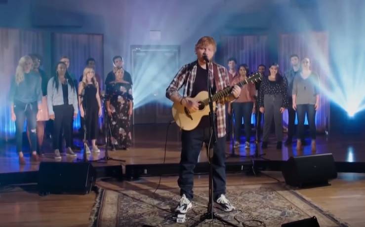 Ed Sheeran w nowej wersji przeboju Elvisa Presleya! [WIDEO]