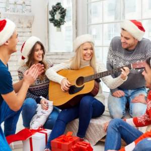 Świąteczne kolędowanie. Teksty 10 najpopularniejszych kolęd polskich