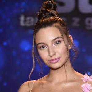 Julia Wieniawa pozuje bez stanika w najnowszej kampanii. "Zjawiskowa"                                