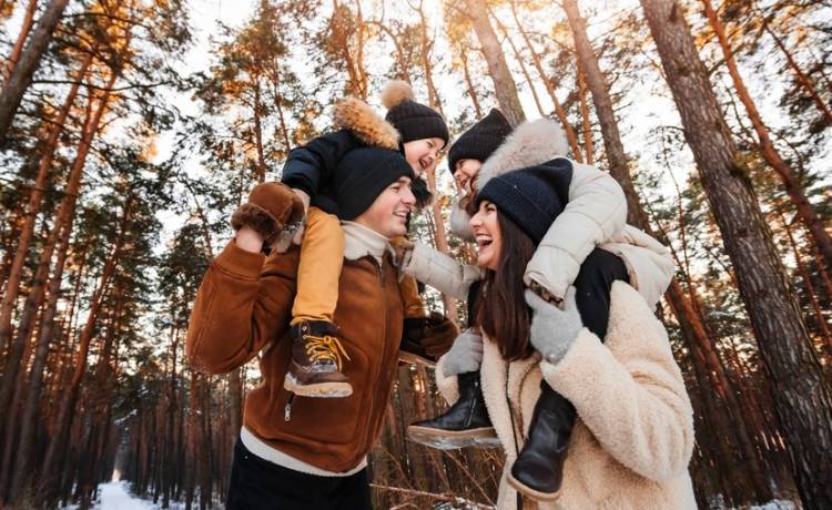 Nie siedź tylko przy stole! Pomysły na spędzenie świąt z rodziną na świeżym powietrzu