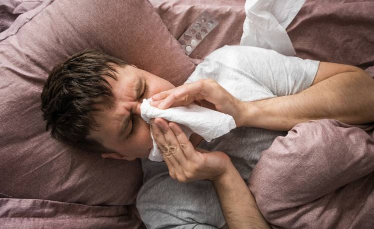 Nie możesz oddychać przez zatkany nos? Wypróbuj te 5 domowych metod, fot. Shutterstock