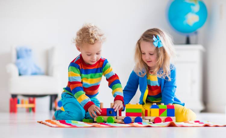 Dzień Dziecka 2023. Wzruszające życzenia i wierszyki dla najmłodszych! [SMS, Messenger, WhatsApp]