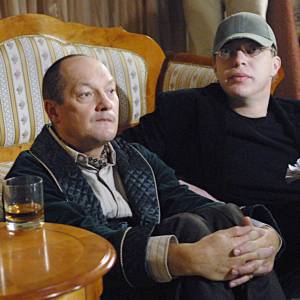 "Rodzina zastępcza". Tomasz Dedek wystąpił w nowym klipie Maty. Wcześniej walczył z poważną chorobą [WIDEO]