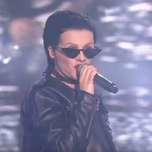 "Twoja twarz brzmi znajomo". Ewelina Lisowska jako Kora. Katarzyna Skrzynecka: "Świetna jest"