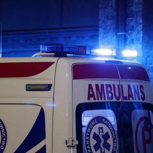 Szokujące odkrycie. Mężczyzna zmarł podczas domowej kwarantanny. Gdyby nie kontrola policji prawda nie wyszłaby na jaw