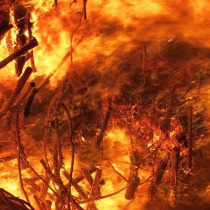  Matka zmarła razem z dziećmi. "Byli odizolowani, bo kobieta miała miesiączkę" 