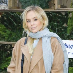 Anna Skura odsłania ciało. Koronka niewiele zakrywa!