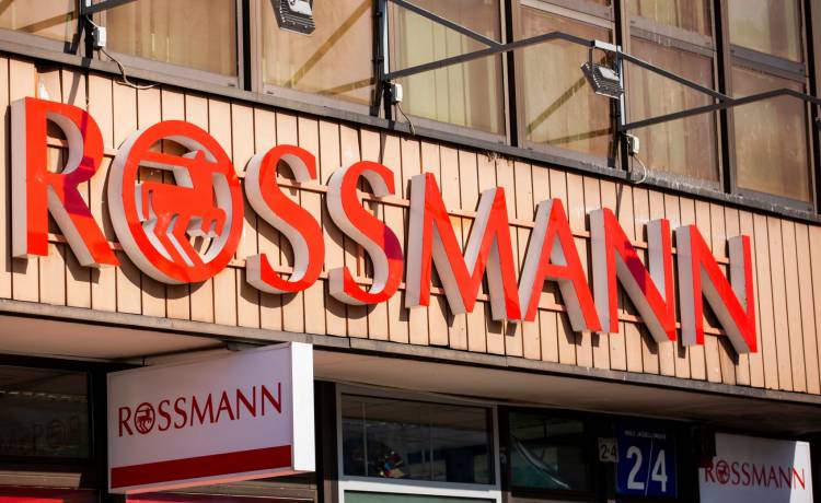 2+2 w Rossmannie. Lubiana akcja powraca. Jakie produkty tym razem w promocji?