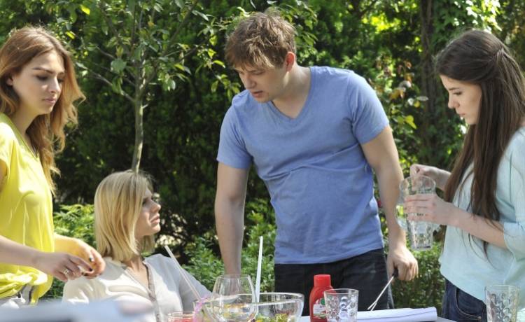 "Barwy szczęścia" bez lubianej postaci! Tak Olga Jankowska pożegnała się z serialem. Grana przez nią postać zaginie? 