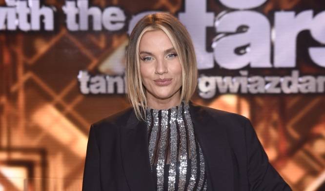 Karolina Gilon rozgrzewa fanów. Zrzuciła ubrania i zaprezentowała ciało bogini [FOTO]