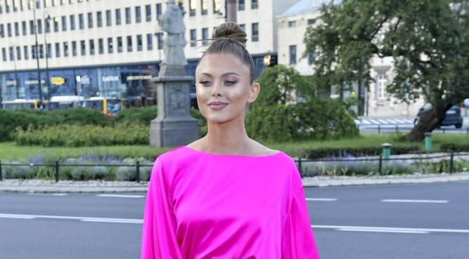 Joanna Opozda podkreśliła atuty seksowną mini. Trzy miesiące po porodzie olśniewa [FOTO]