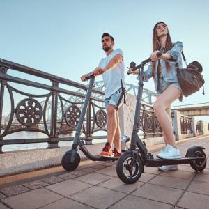 Hulajnogi elektryczne z nowymi przepisami. Będą ograniczenia prędkości i ogromne grzywny                                                 