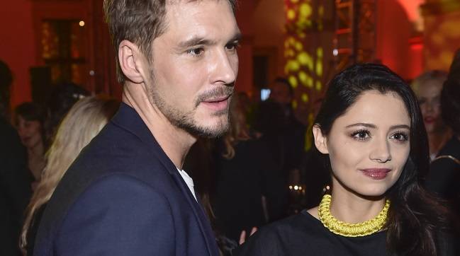 Adriana Kalska i Mikołaj Roznerski pod lupą widzów. Chodzi o "M jak miłość"! Co nie spodobało się widzom? 