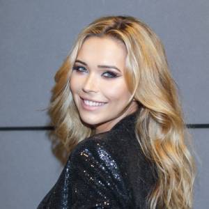 Sandra Kubicka z nagim biustem na ulicy. Fanom opadły szczęki! [FOTO]