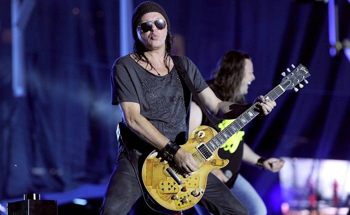 Warszawa: Lider zespołu "Oddział Zamknięty" miał poważny wypadek samochodowy!                                                                   