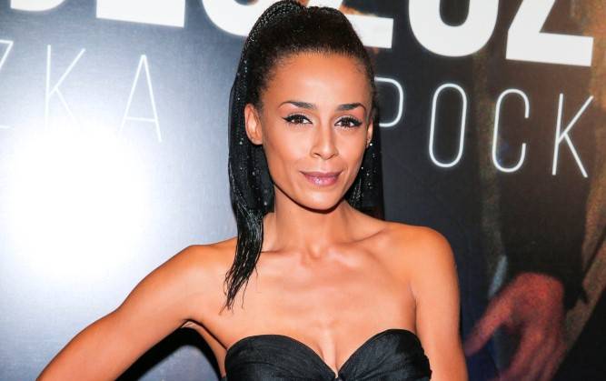 Aleksandra Szwed skończyła 31 lat. Aktorka opublikowała zabawną fotografię. "Wstajesz rano, a tu starość"                                  