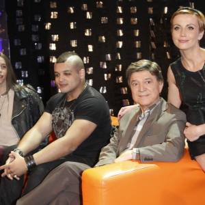 Gwiazdor "The Voice of Poland" zakażony koronawirusem. Ma za sobą też poważną operację                                                     