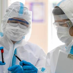 1234 nowe zakażenia. "Przekroczyliśmy barierę czwartej fali"