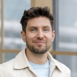 Piotr Wojdyło nie jest już pracownikiem TVP. Czym się teraz zajmuje?