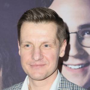 Rafał Mroczek kilka miesięcy temu bawił się na własnym weselu. Kim jest jego żona? 