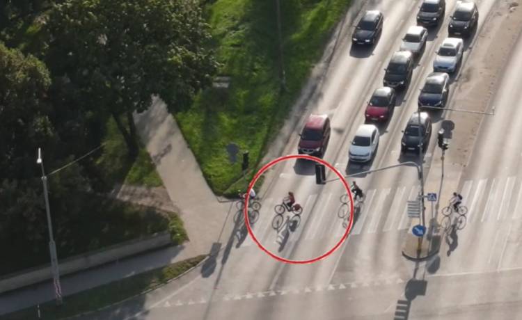 Dron nagrał rowerzystów. Posypały się mandaty! [WIDEO]