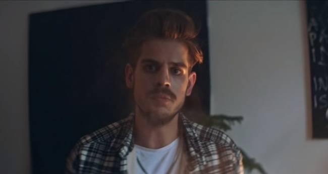 Taco Hemingway zgolił wąsy. Co za zmiana!