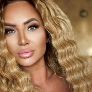 Iza z "Królowych życia" w bikini. Ależ ona ma ciało! Tak tłumaczy się ze swojego wyglądu [ZDJĘCIA]           