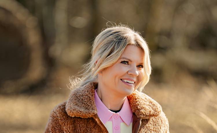 Marta Manowska jako prowadząca „Rolnik szuka żony”. Fot. materiały prasowe TVP