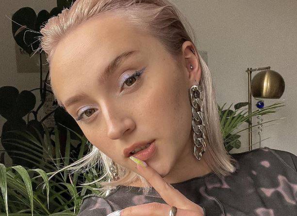 Hania z GenZie opublikowała zdjęcia z dzieciństwa. "Ale kopia mamy" [FOTO]