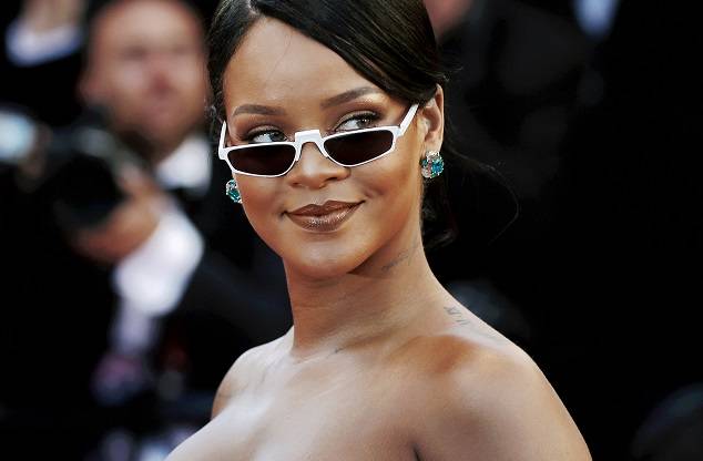 Ciężarna Rihanna kusi w stringach. Fani nie mogą oderwać wzroku