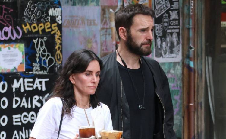 Courteney Cox z chłopakiem w Soho, fot. Dylan Travis/ABACA/Abaca/East News