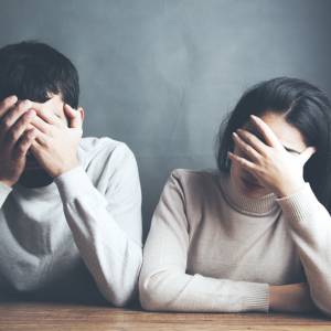 Masz problemy w relacjach i czujesz, że "coś nie gra"? Psycholog zwraca uwagę na najczęstszy błąd!