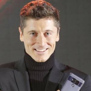 Petycja w sprawie Roberta Lewandowskiego. Napastnik jednak sięgnie po "Złotą Piłkę"?