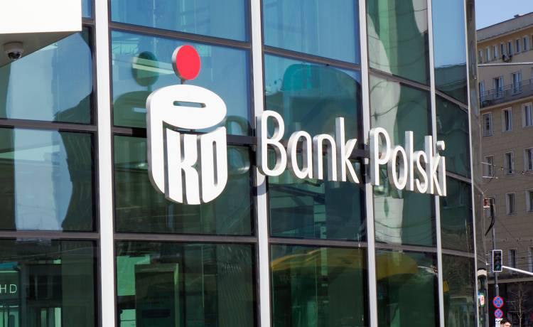 Pilny komunikat PKO BP, fot. Shutterstock