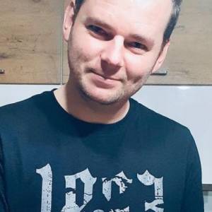 Paweł ze "Ślubu..." znalazł miłość! Pochwalił się uroczym zdjęciem ze swoją Gwiazdką. To kuzynka jego "programowej" żony! [FOTO]