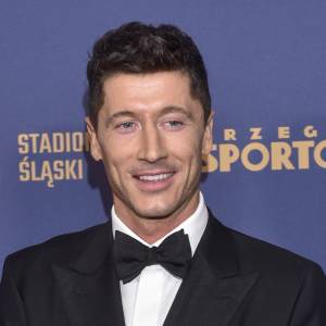 Tak córki przywitały Roberta Lewandowskiego po wygranym meczu. Niespodzianka na lotnisku 