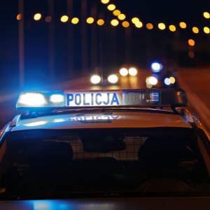 Młody kierowca uderzył w radiowóz. Mandat dostał jednak policjant