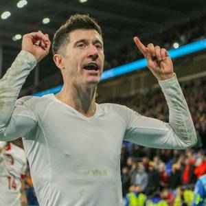 Mecz Polska-Walia. Anna i Robert Lewandowscy komentują wygraną. Opublikowali wymowne kadry!