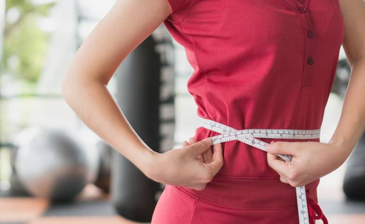 Jej przemiana jest niesamowita. Zrzuciła 90 kilogramów i wygląda jak Barbie [FOTO]