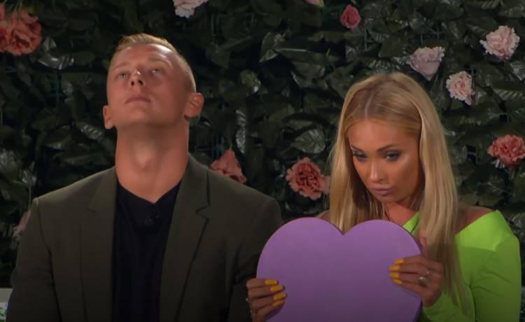 "Love Island 2". Polały się łzy. Która para pożegnała się z programem?